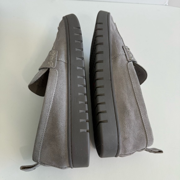 Vionic Uptown Suede Loafers Flats Women Size 9 Light Gray Comfy Work Office - Picture 6 of 13